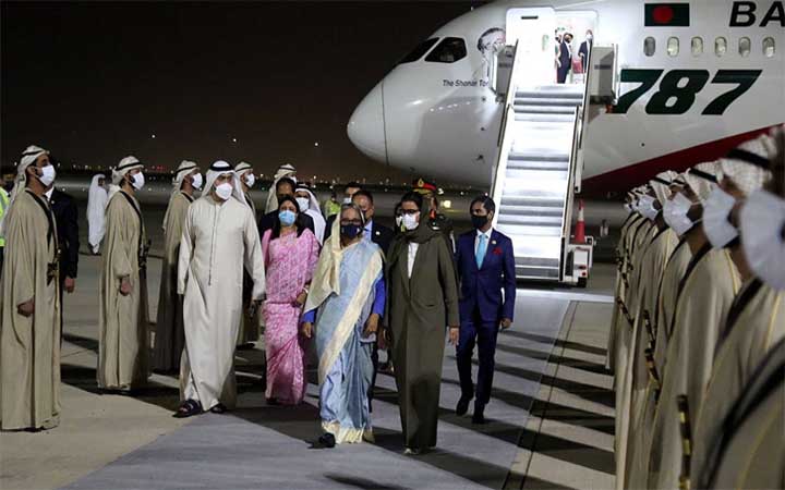 আবুধাবি পৌঁছেছেন প্রধানমন্ত্রী